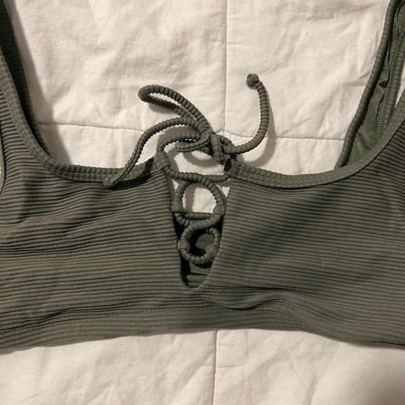 Lace up bikini top - Picture 2 of 3